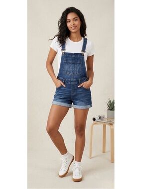 Denim Blue Women's jeans Overalls size size 5 dark wash